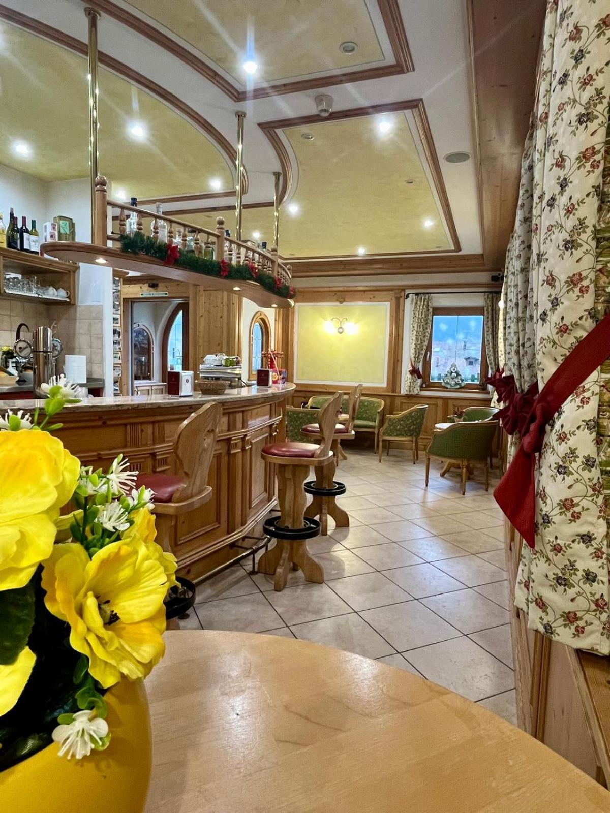 Garni Costa Verde Bocenago Dış mekan fotoğraf
